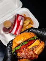 Portada del plato 'LA ILEGAL '