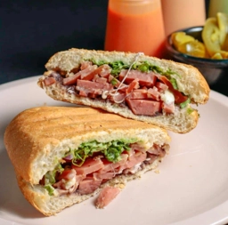 Portada del plato 'Carnes Frías '