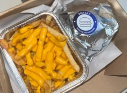 Portada del plato 'Papas con cheddar '