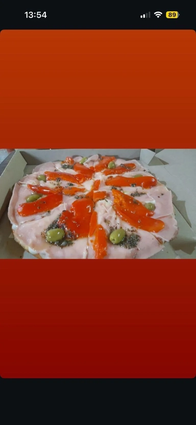Portada del plato 'Pizza Jamon y Morron'