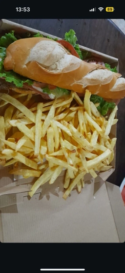 Portada del plato 'Sanwich de milanesa completo'